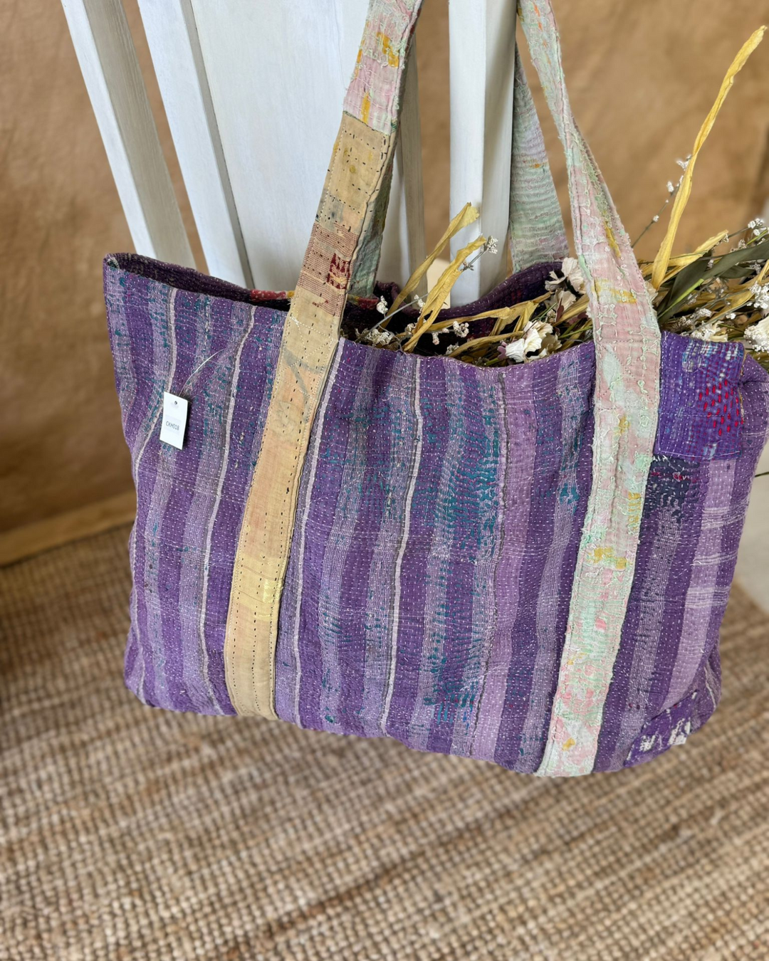 Bolso tote de sari reciclado hecho a mano – Raya morada | Bolso multiusos para uso diario y playa