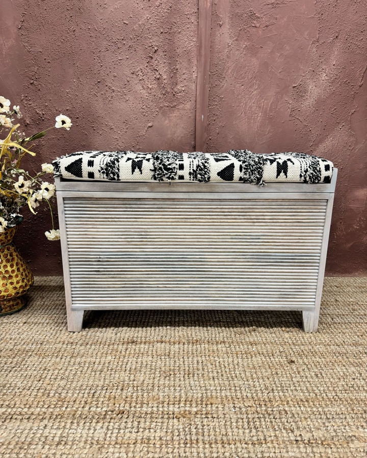 Banco otomano de almacenamiento de madera de mango y algodón tejido (dos tamaños)