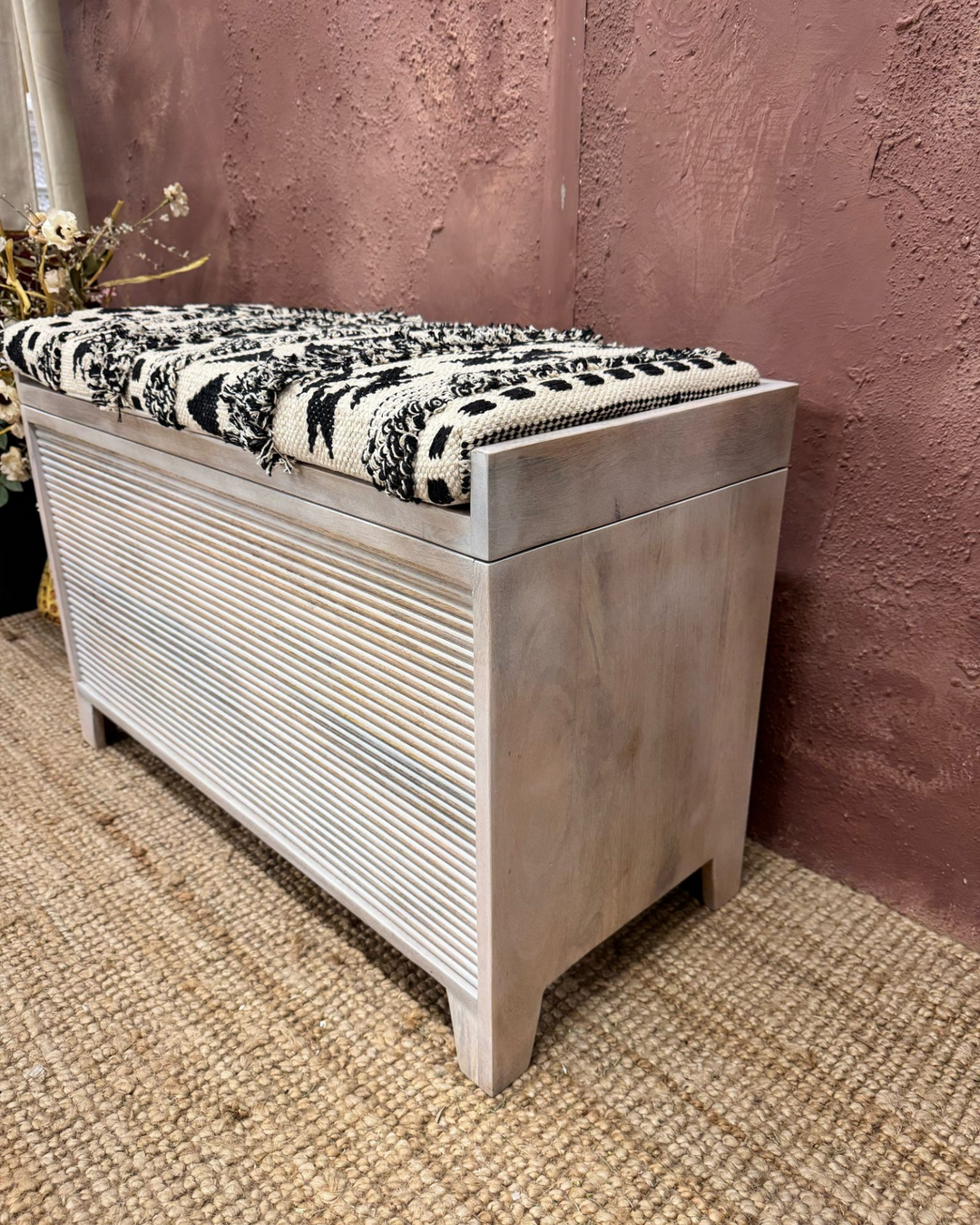 Banco otomano de almacenamiento de madera de mango y algodón tejido (dos tamaños)