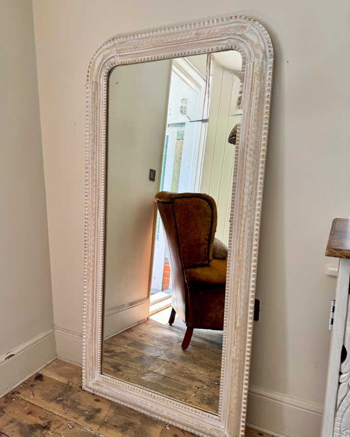 Hand-Carved Mango Wood Full-Length Mirror – Whitewashed with Beaded Edge