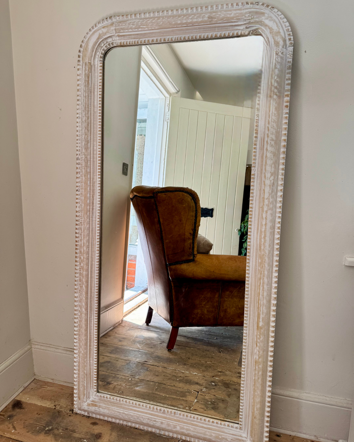 Hand-Carved Mango Wood Full-Length Mirror – Whitewashed with Beaded Edge