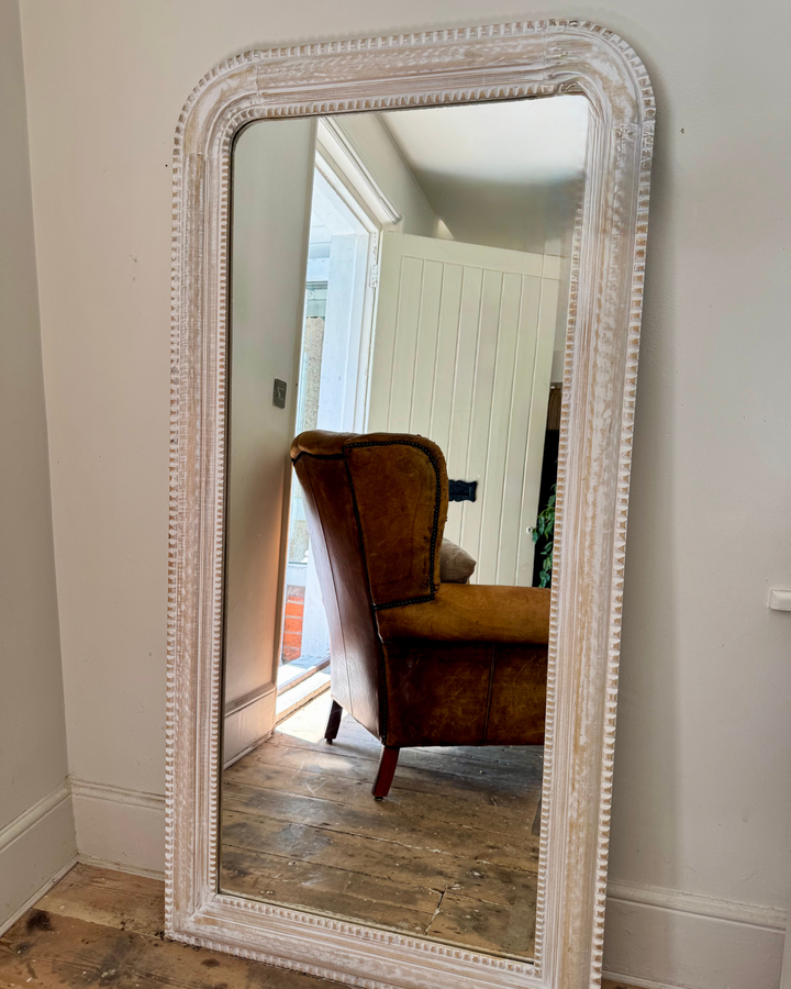Hand-Carved Mango Wood Full-Length Mirror – Whitewashed with Beaded Edge