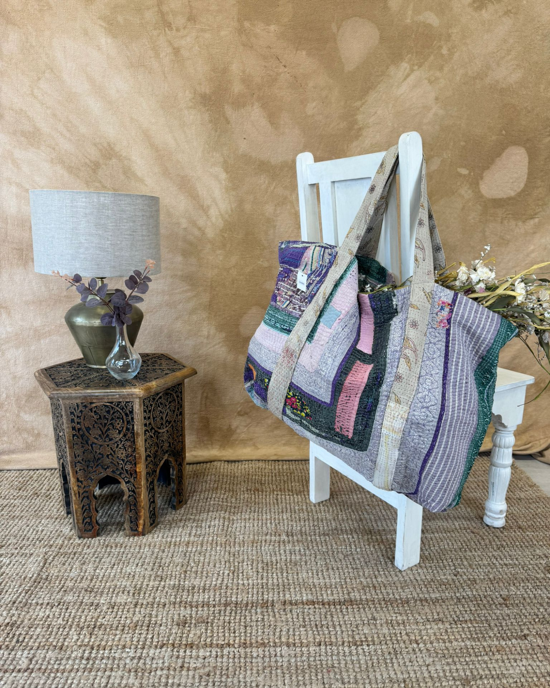 Bolso tote de sari reciclado hecho a mano: patchwork morado, lila y verde | Bolso multiusos para uso diario y playa