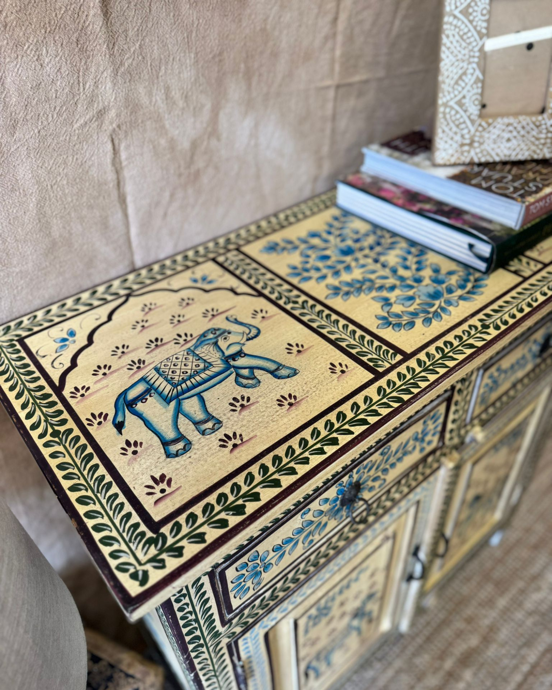 Hand-Painted Mango Wood Sideboard – Vintage Floral &amp; Animal Motifs