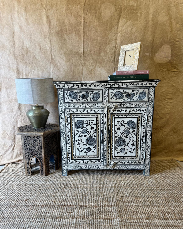 Hand-Painted Vintage Mango Wood Sideboard – Monochrome Floral Design with 2 Doors &amp; 2 Drawers