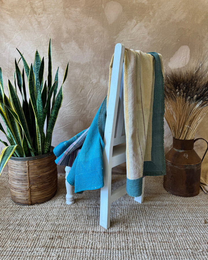 Manta Kantha vintage bordada a mano: sari de rayas verde bosque y verde azulado