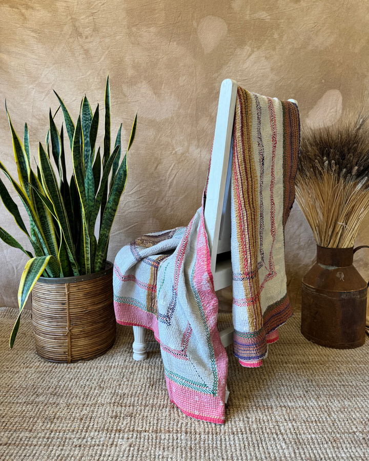 Vintage Hand-Embroidered Kantha Throw – Red &amp; Natural Sari Patchwork