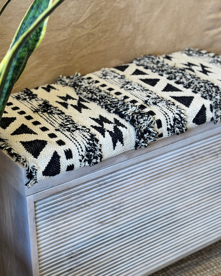 Banco otomano de almacenamiento de madera de mango y algodón tejido (dos tamaños)