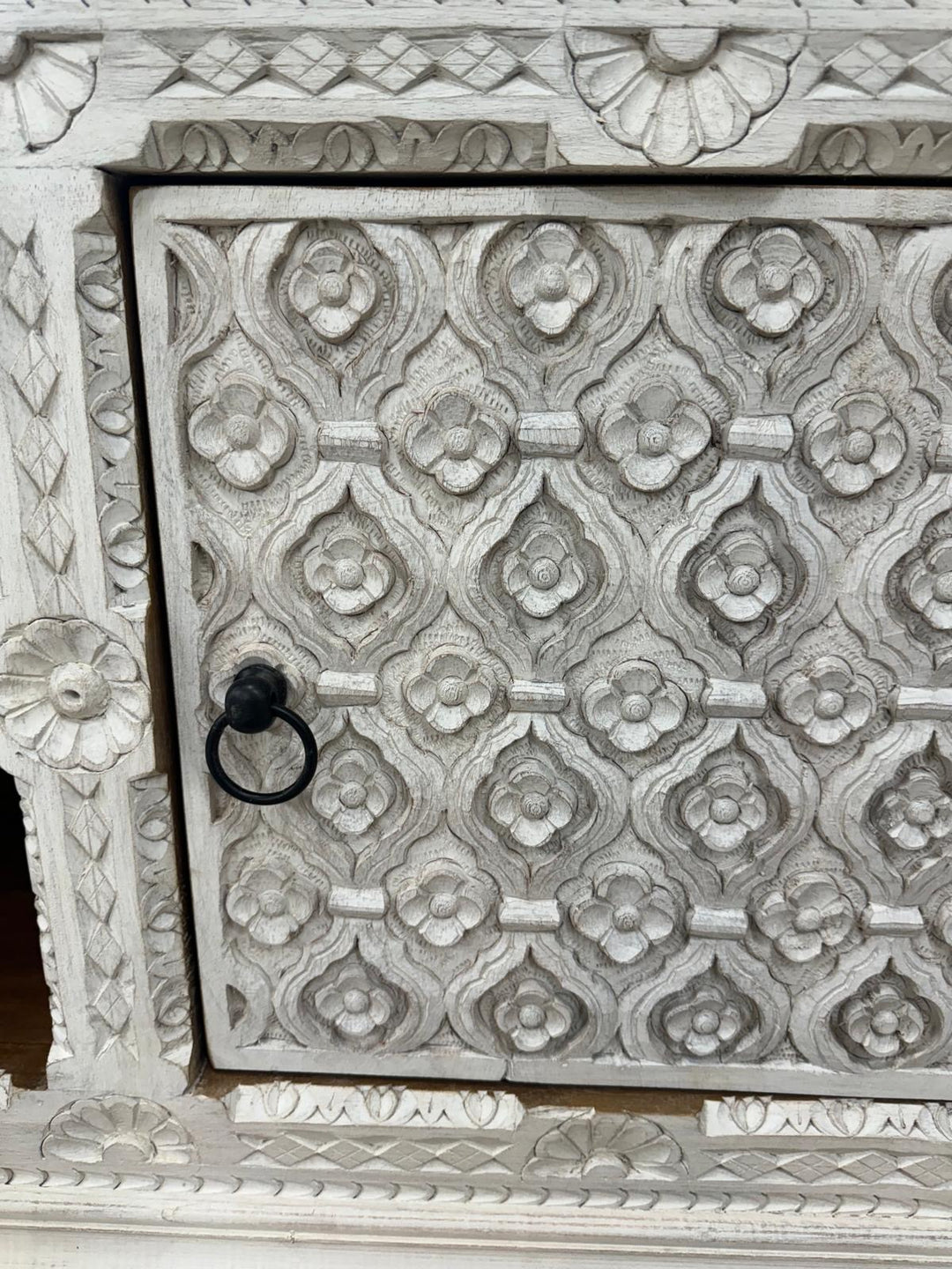 Mueble de TV/aparador de madera de mango tallada a mano, acabado blanqueado o natural