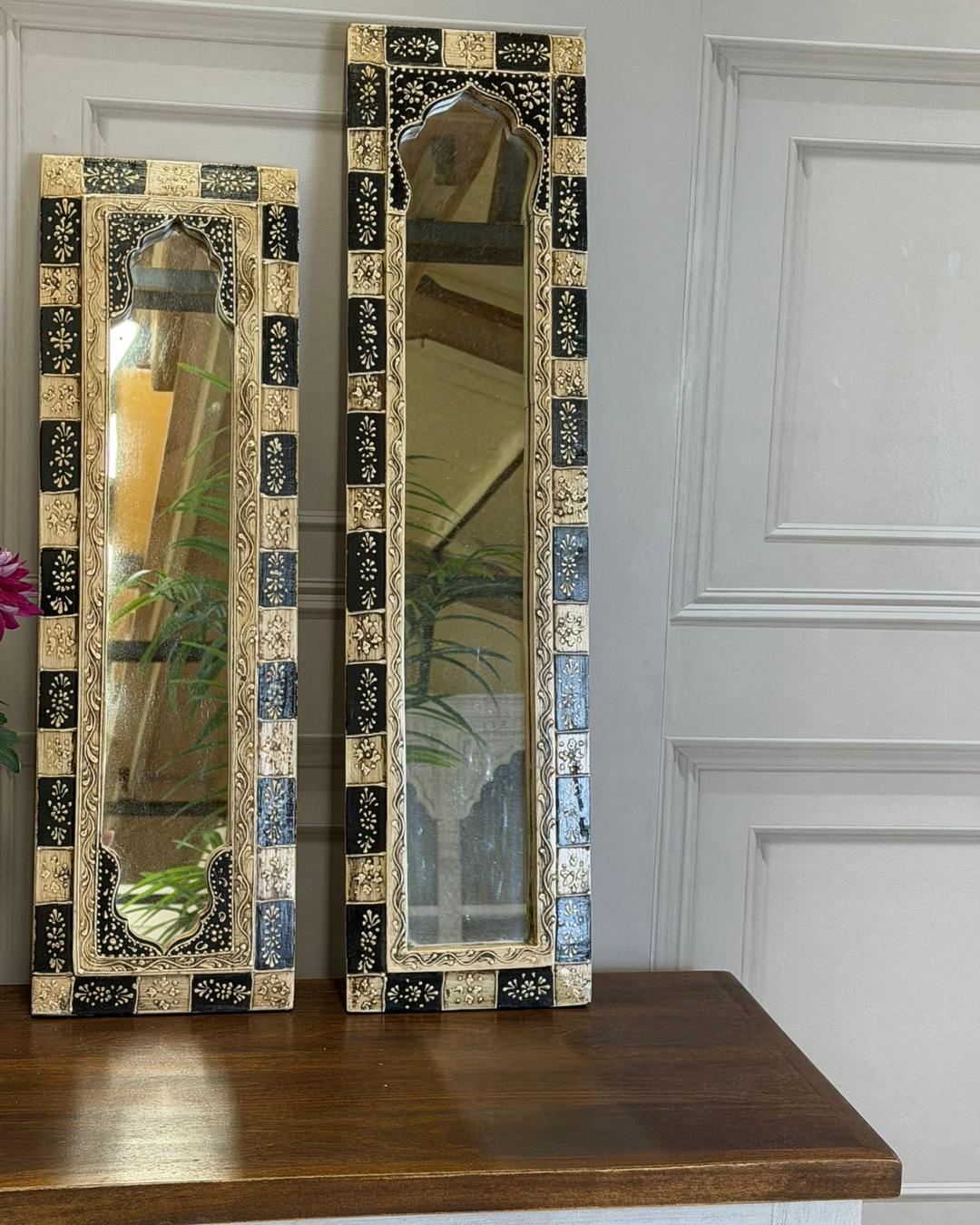 Pair of Hand-Painted Vintage Reclaimed Mango Wood Mirrors – Hand-Carved Arched Frames (60 x 25 cm)