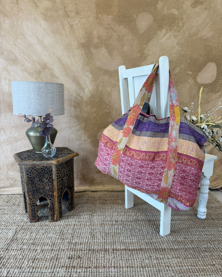 Bolso tote de sari reciclado hecho a mano con flores y rayas | Bolso multiusos para uso diario y playa