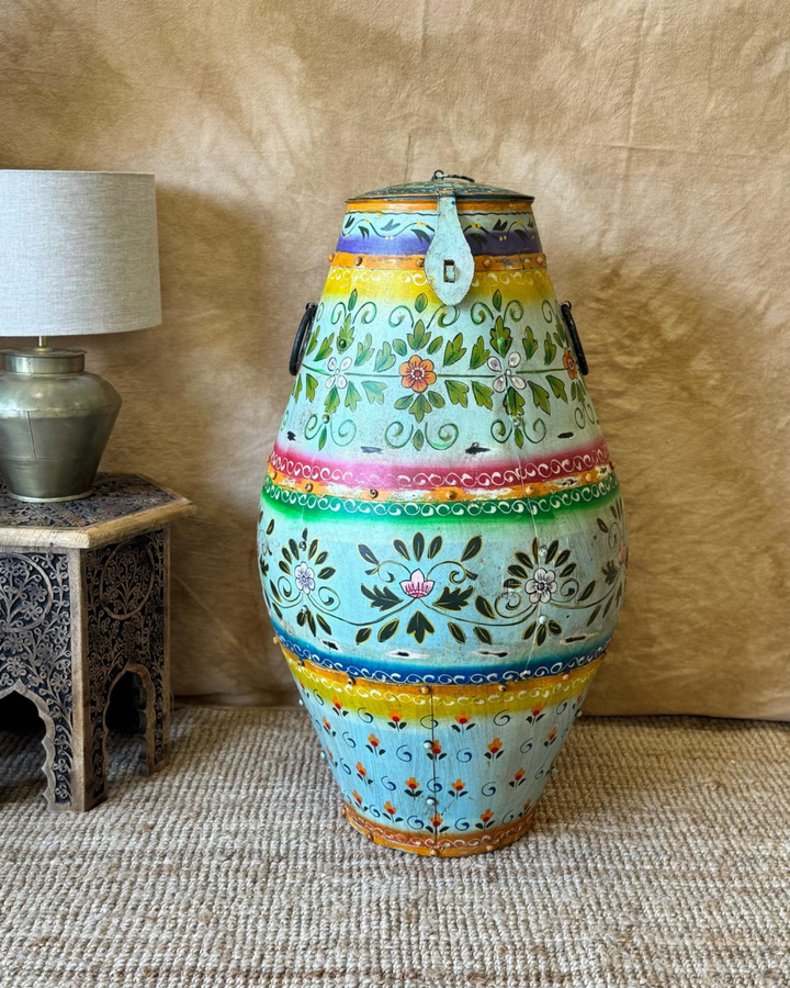 Olla de hierro pintada a mano con tapa – Diseño floral turquesa