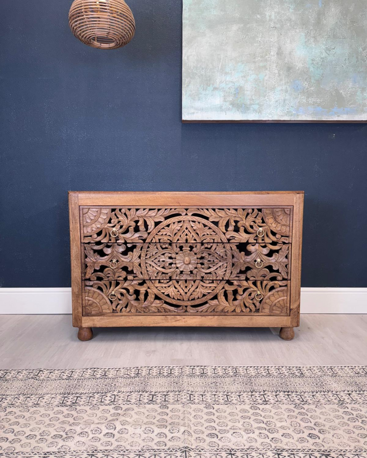 Cómoda de madera de mango con 3 cajones y diseño floral