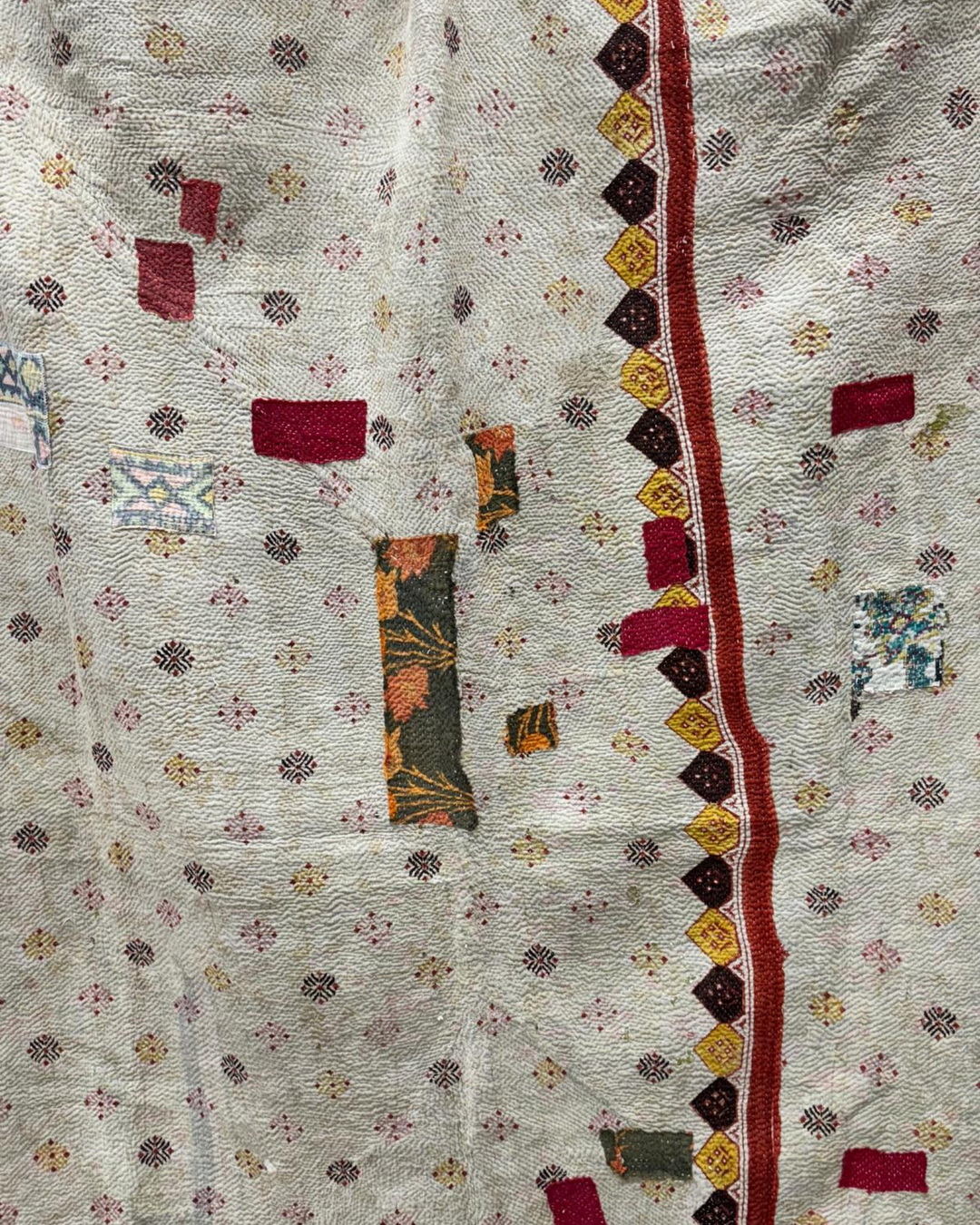Vintage Hand-Embroidered Kantha Throw – Embroidered Sari in Cream with Indigo &amp; Ochre Accents