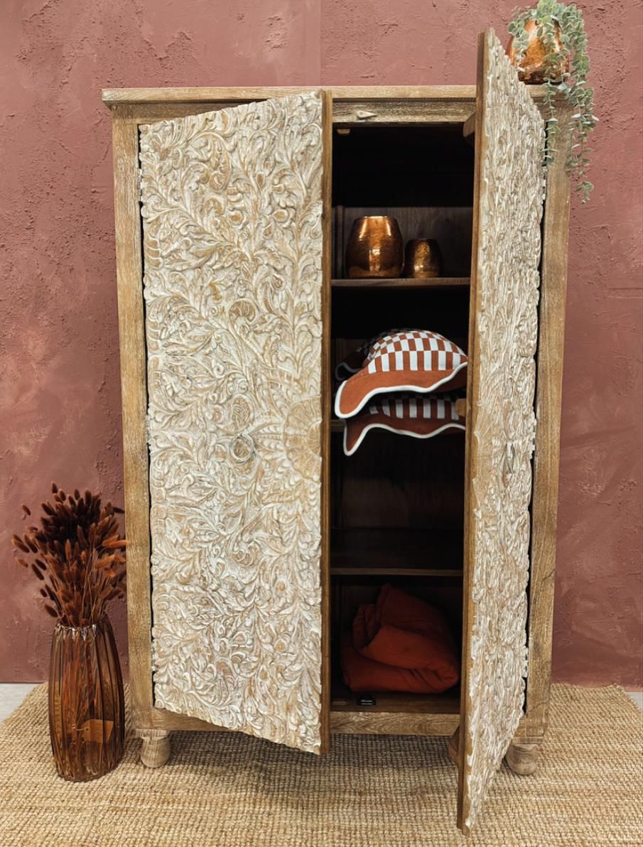 Armario de madera de mango de dos puertas tallado a mano
