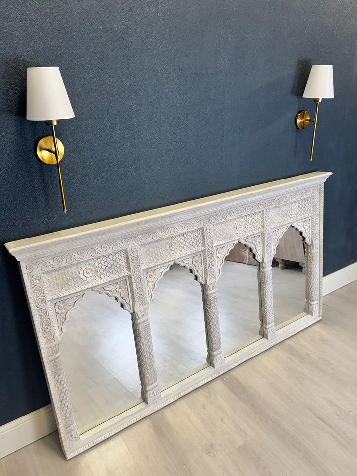 Espejo de cuatro arcos de madera de mango tallado a mano: diseño tradicional inspirado en un templo