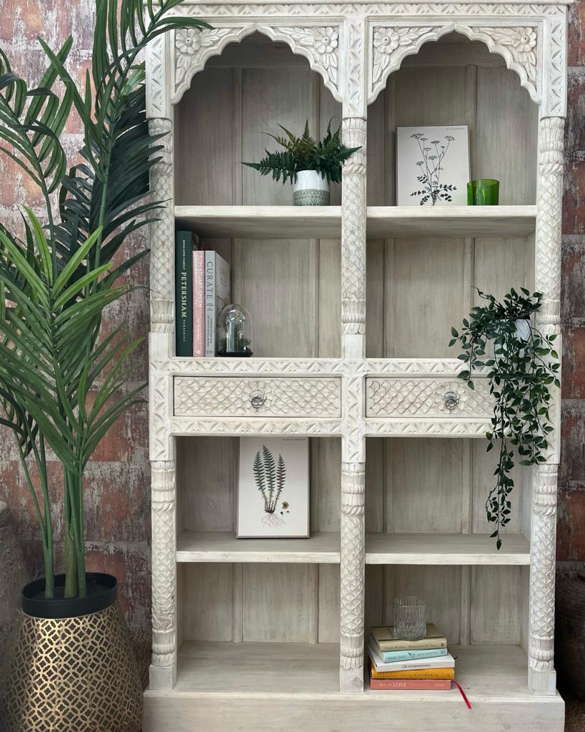 Librería de madera de mango encalada