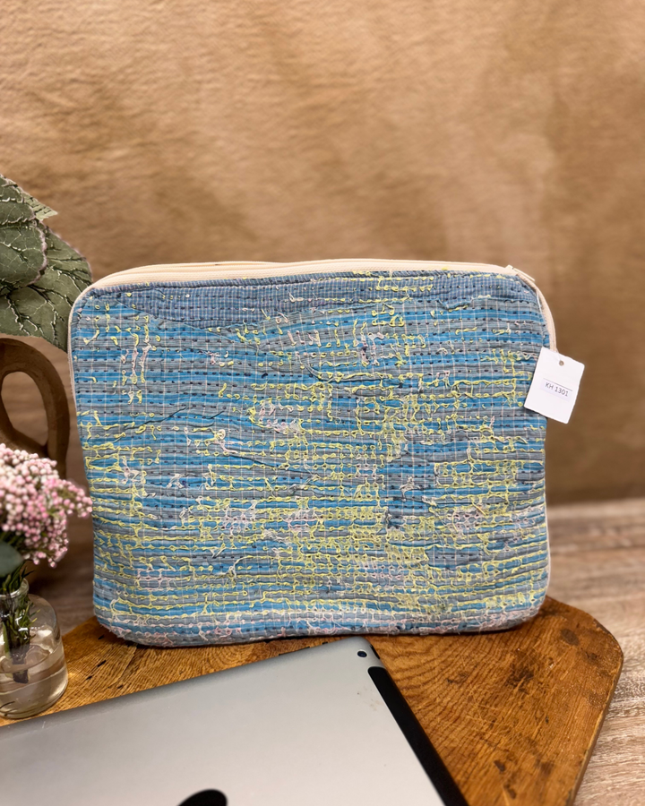 Funda para tableta Kantha (10") - Puntada Kantha azul y lima