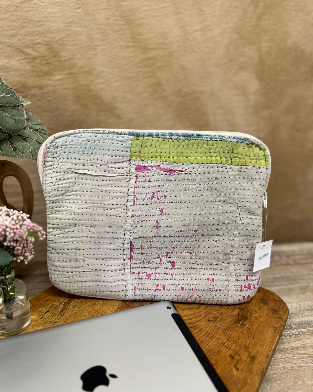 Funda para tableta Kantha (10") – Punto Kantha de cuadrícula color carbón