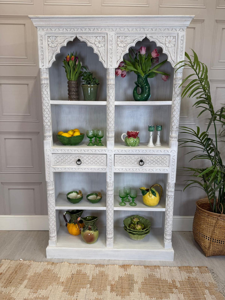 Librería de madera de mango encalada