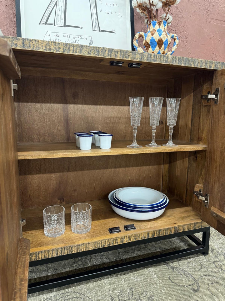 Aparador Mumbai de cuatro puertas de madera de mango - (KHSD122/3)