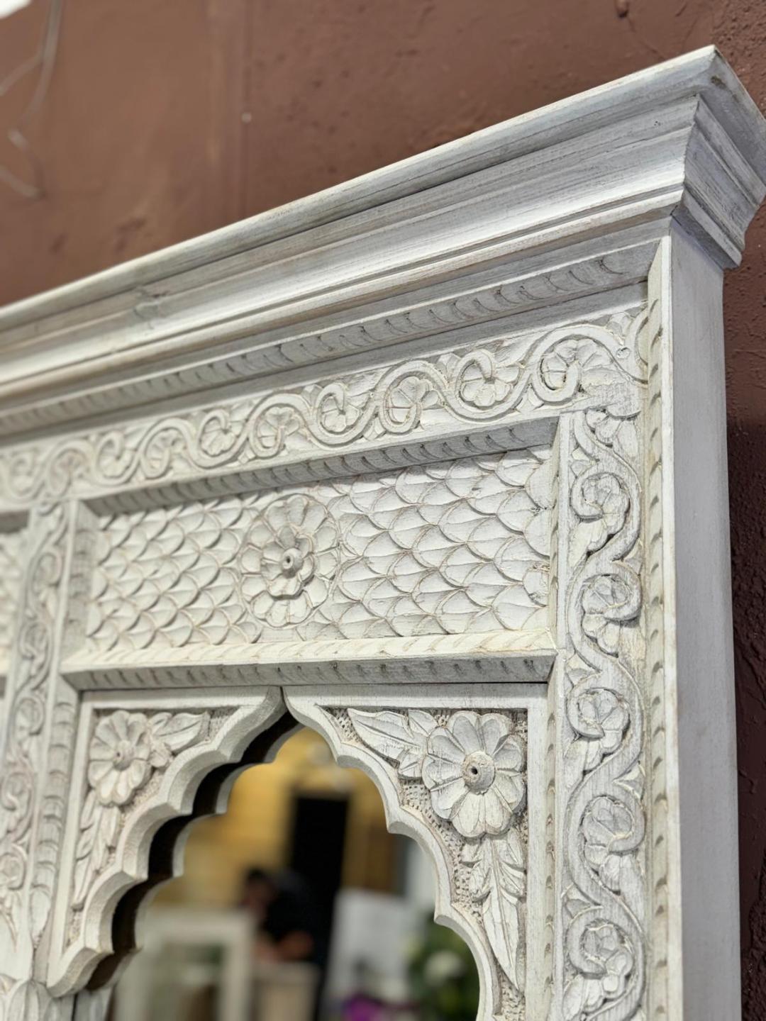 Espejo de cuatro arcos de madera de mango tallado a mano: diseño tradicional inspirado en un templo