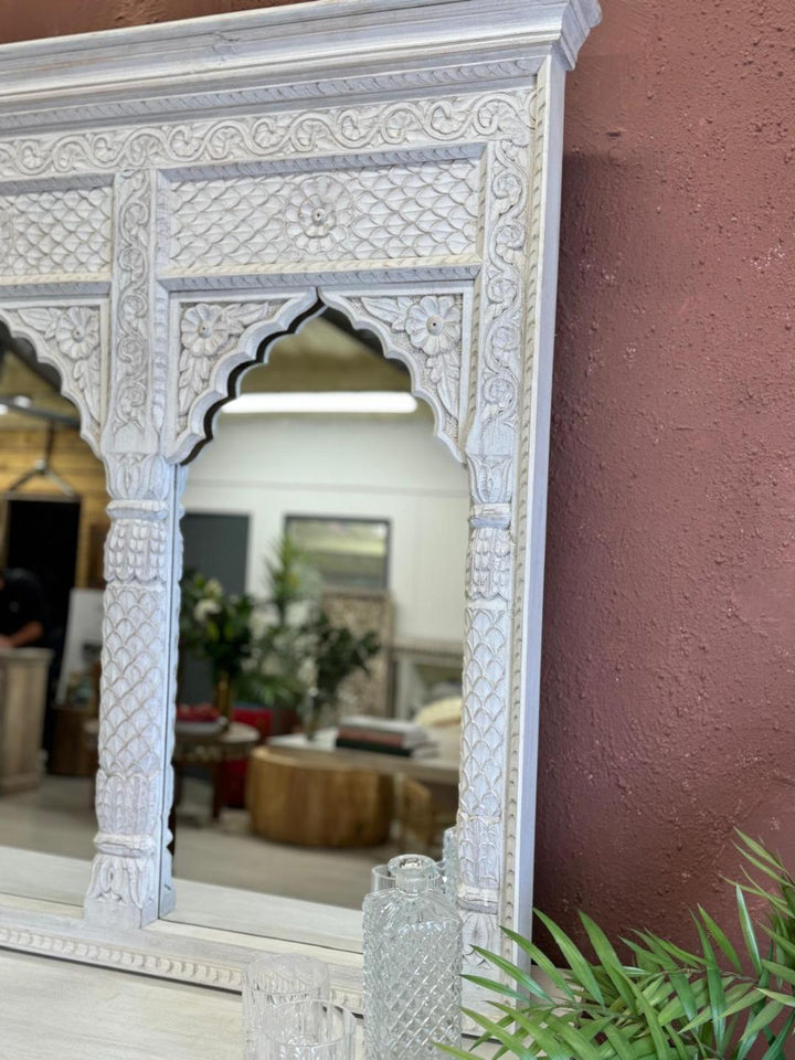 Espejo de cuatro arcos de madera de mango tallado a mano: diseño tradicional inspirado en un templo